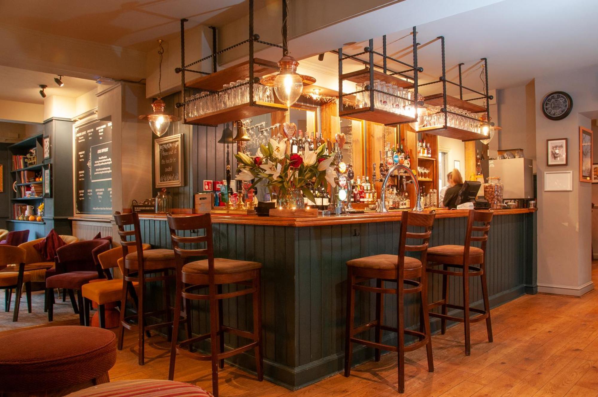 The Cowdray Arms Bed & Breakfast 2*