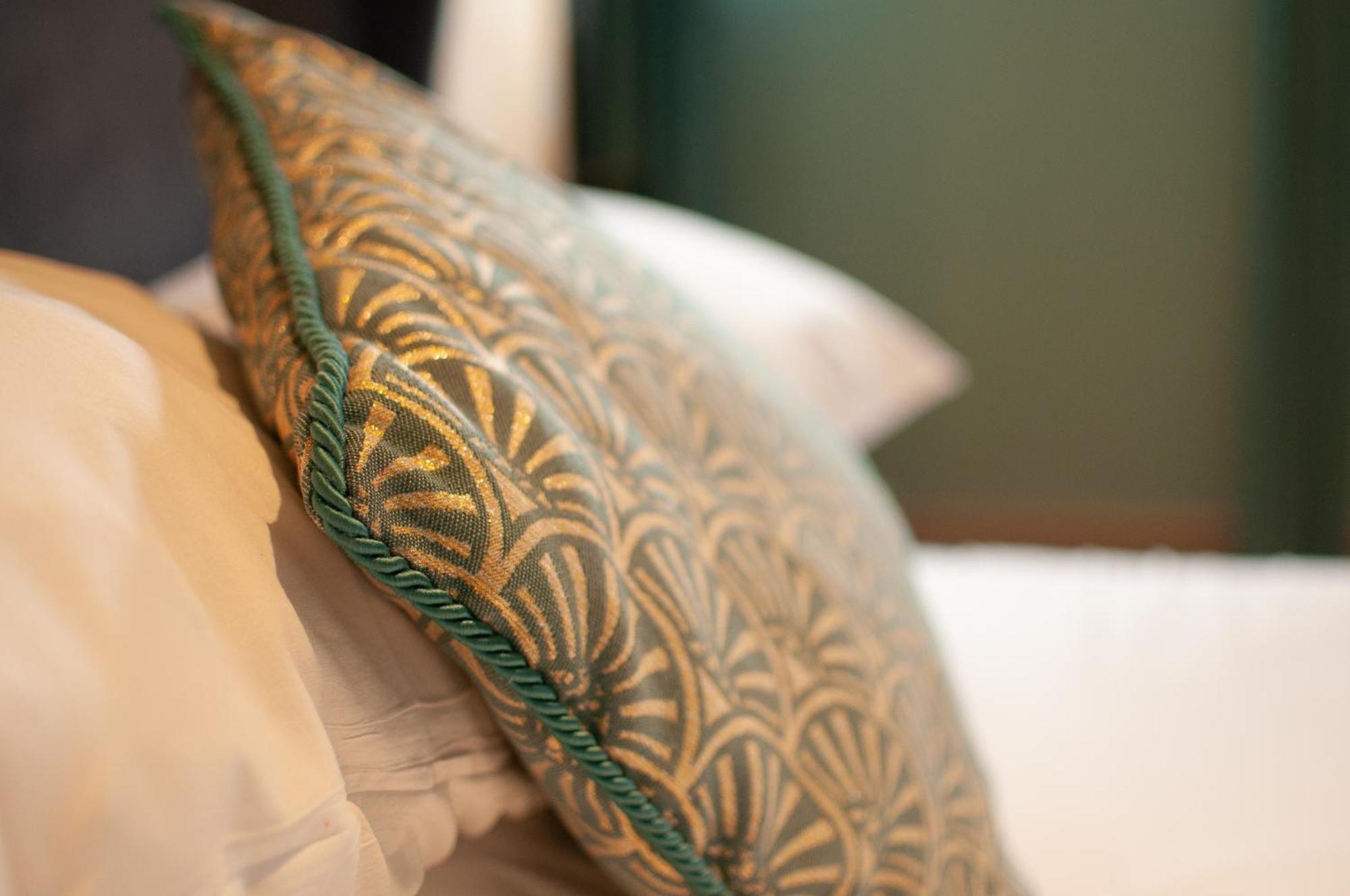 The Cowdray Arms 2* Worth (West Sussex)